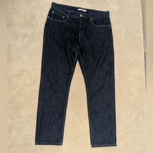 Woman's Levi's Classic Blue Jeans Missy Straight